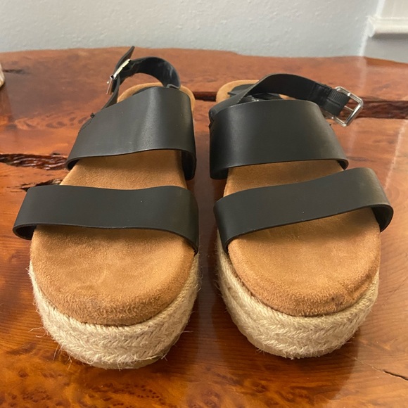 Black Strap Platform Sandals - Picture 2 of 4